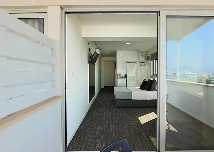 Phaedrus Living: Luxury 503 * Nicosie