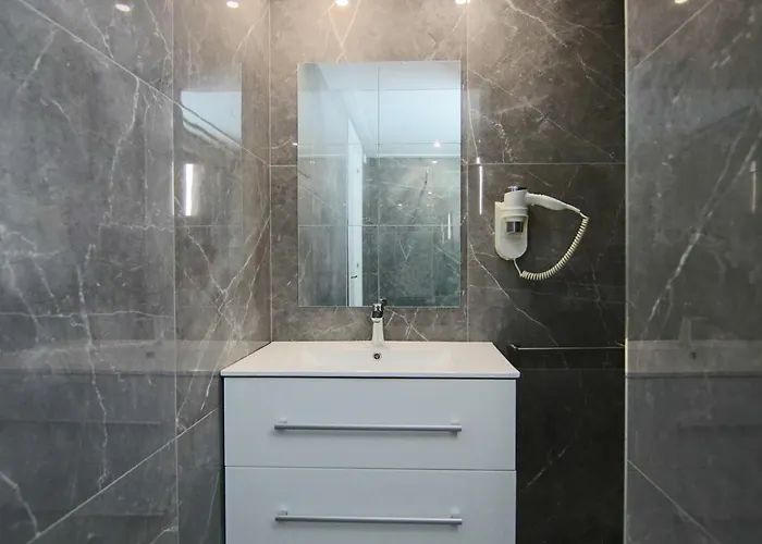 Phaedrus Living: Luxury 503 Апартаменти